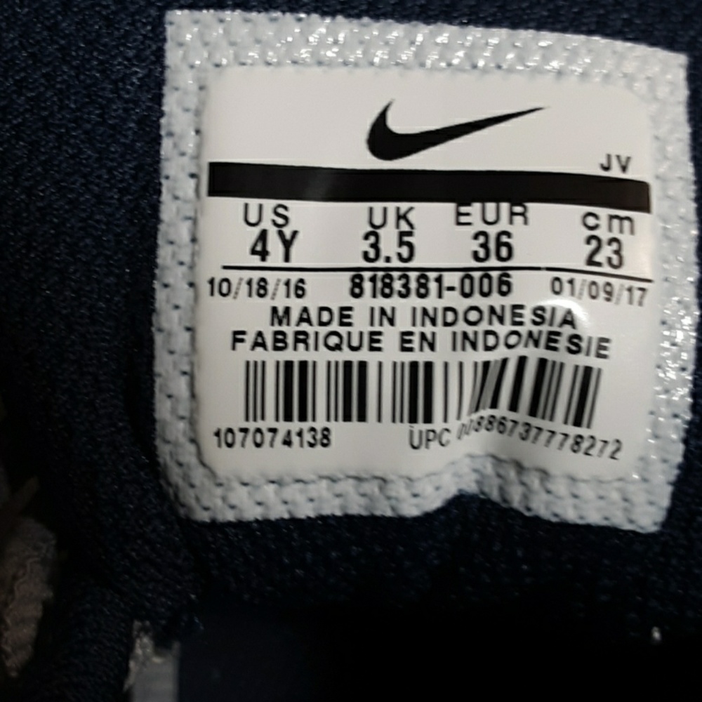 ***Sold***Nike Tanjun Running Sneaker Kids - Picture 8 of 8